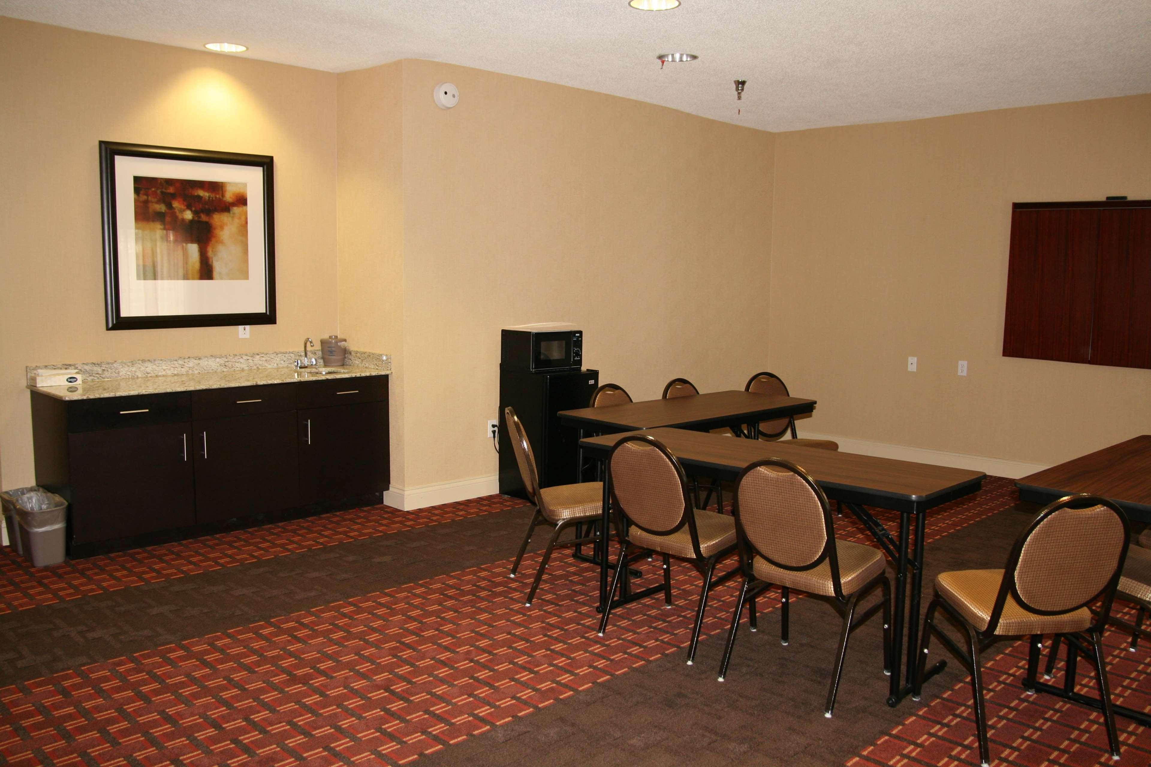 Hampton Inn Corydon Bagian luar foto