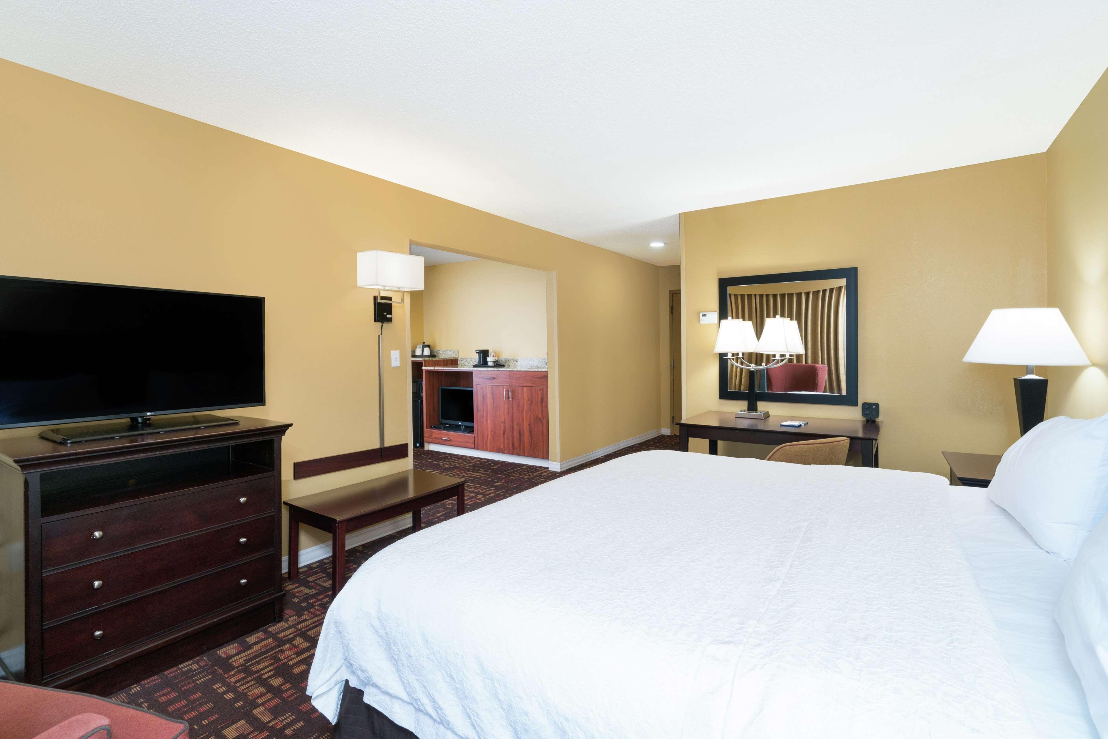 Hampton Inn Corydon Bagian luar foto