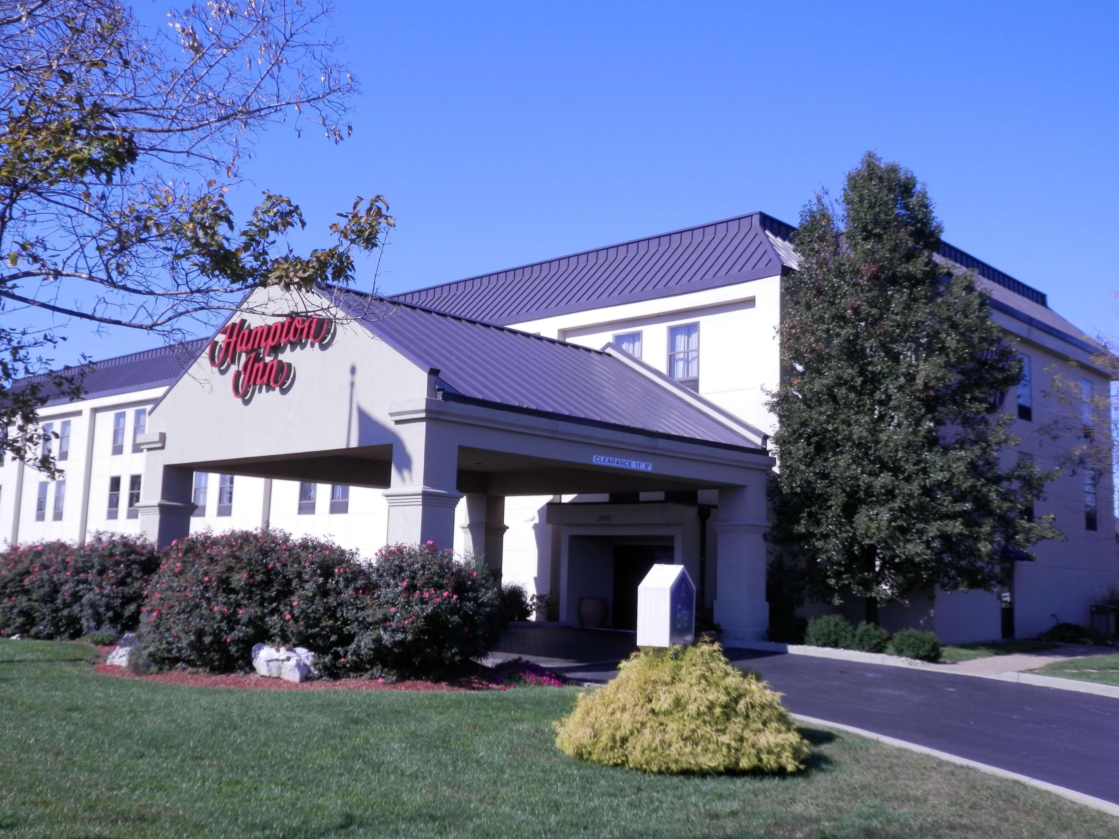 Hampton Inn Corydon Bagian luar foto
