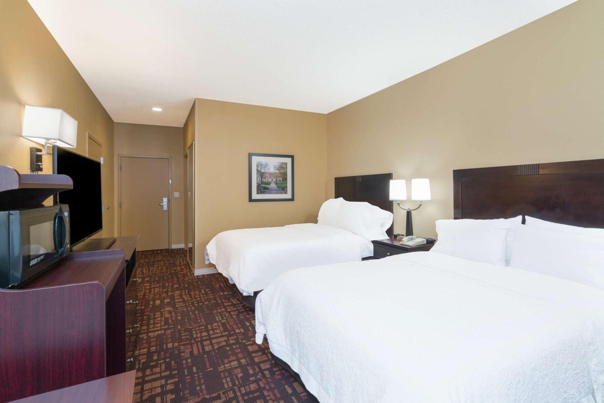 Hampton Inn Corydon Bagian luar foto