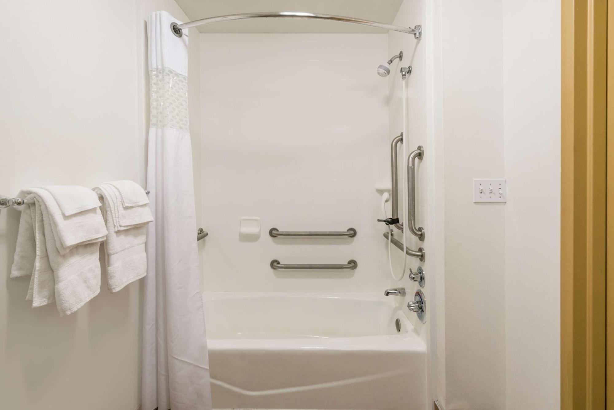 Hampton Inn Corydon Bagian luar foto