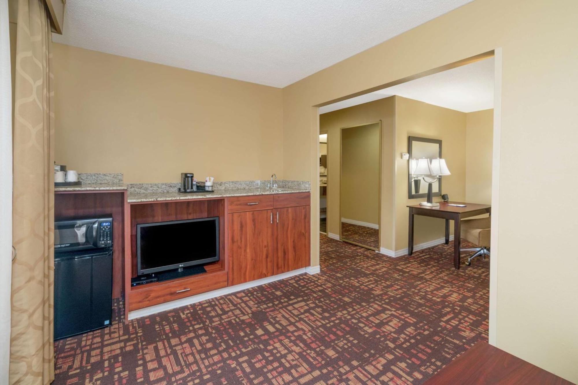 Hampton Inn Corydon Bagian luar foto