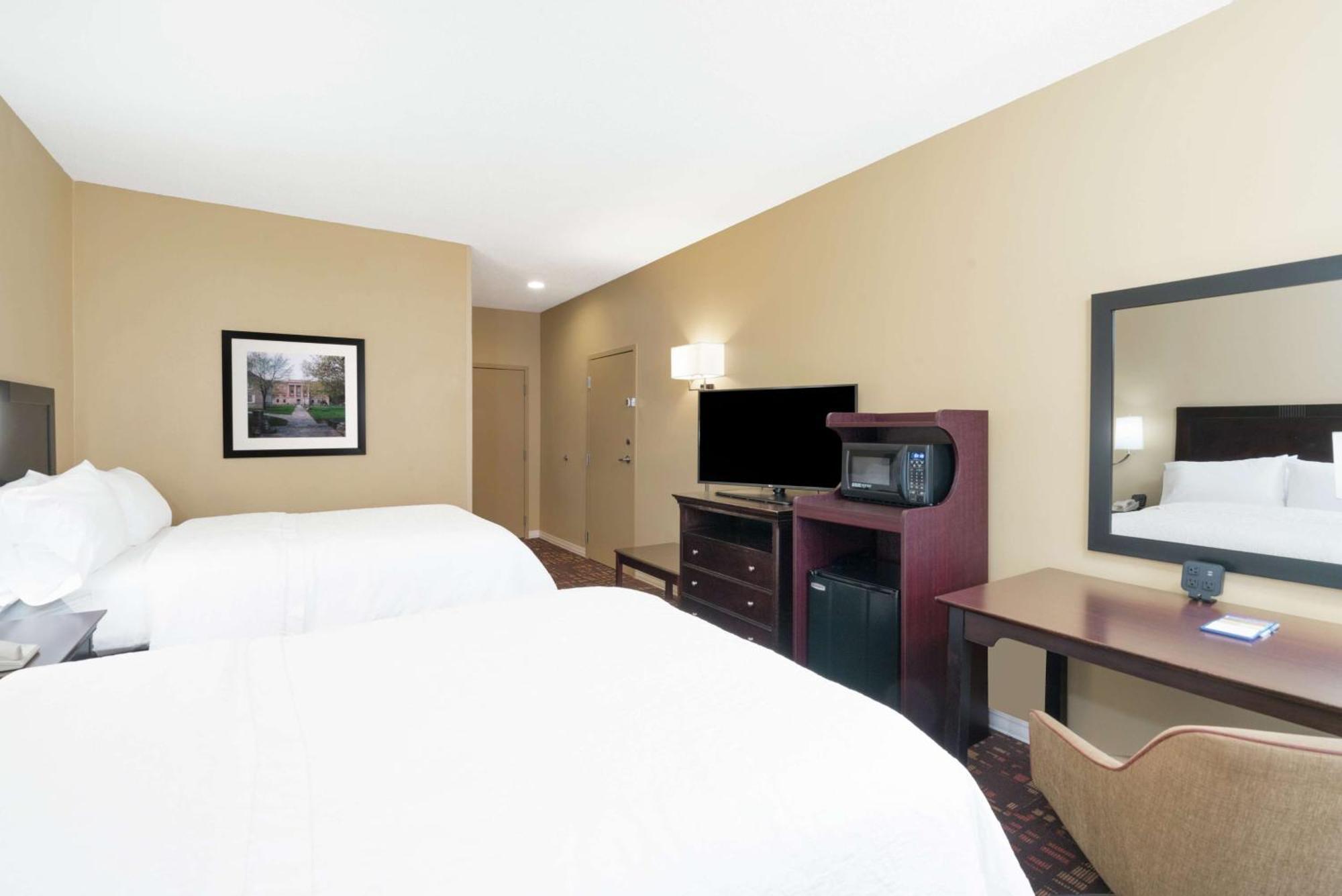 Hampton Inn Corydon Bagian luar foto