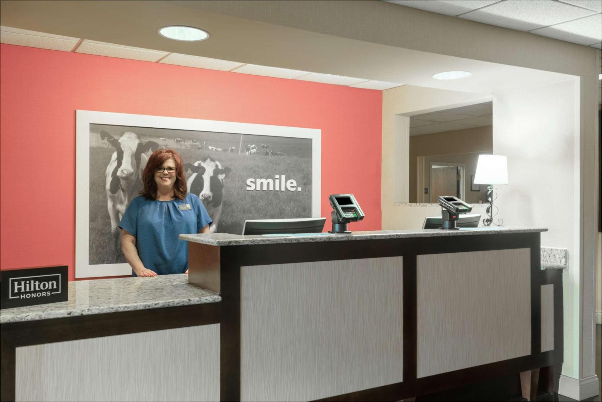 Hampton Inn Corydon Bagian luar foto