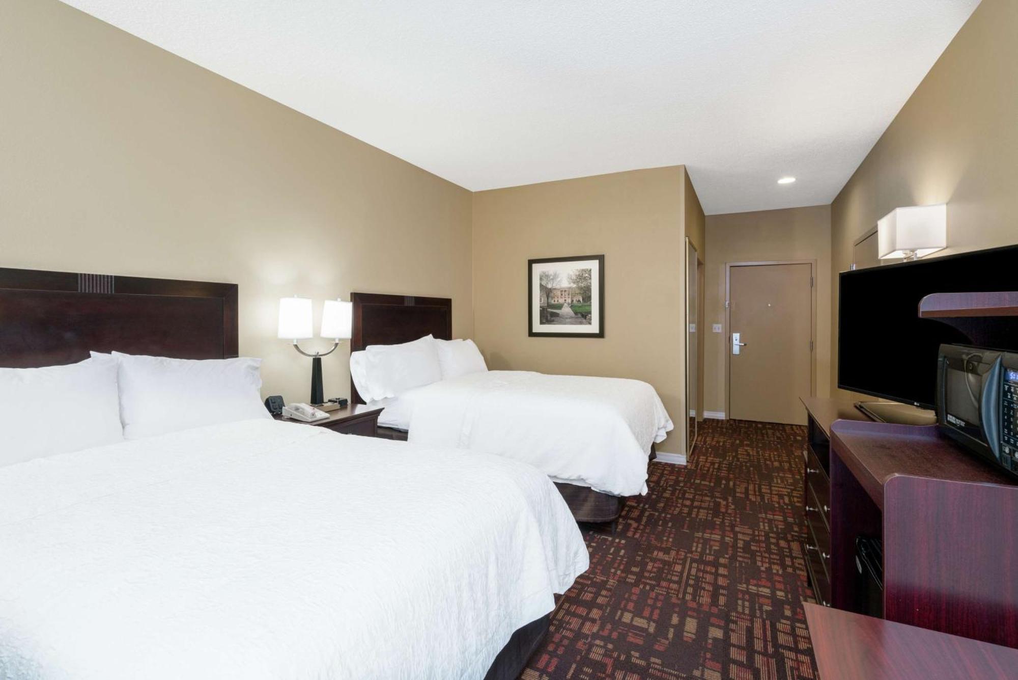 Hampton Inn Corydon Bagian luar foto