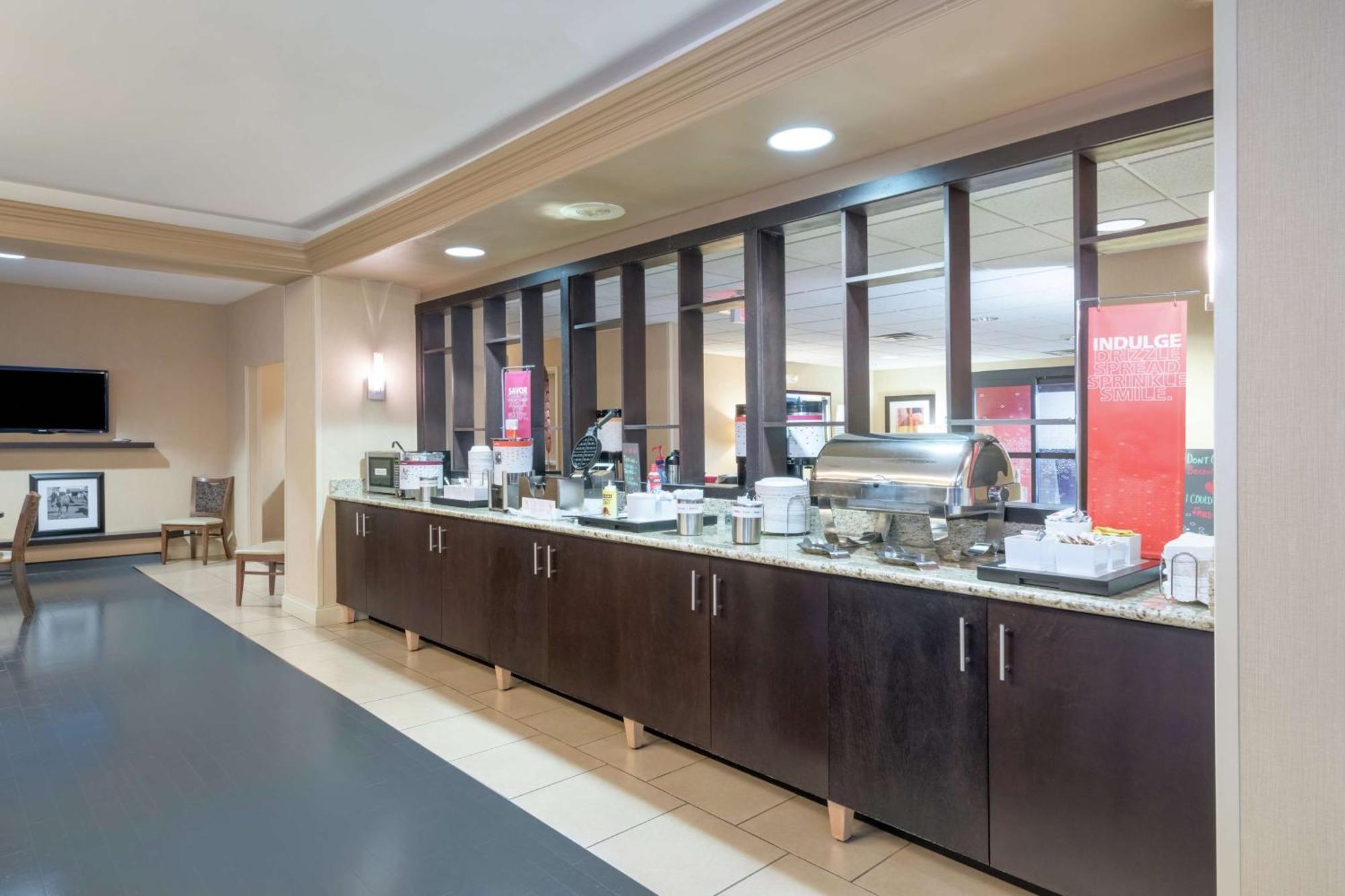 Hampton Inn Corydon Bagian luar foto