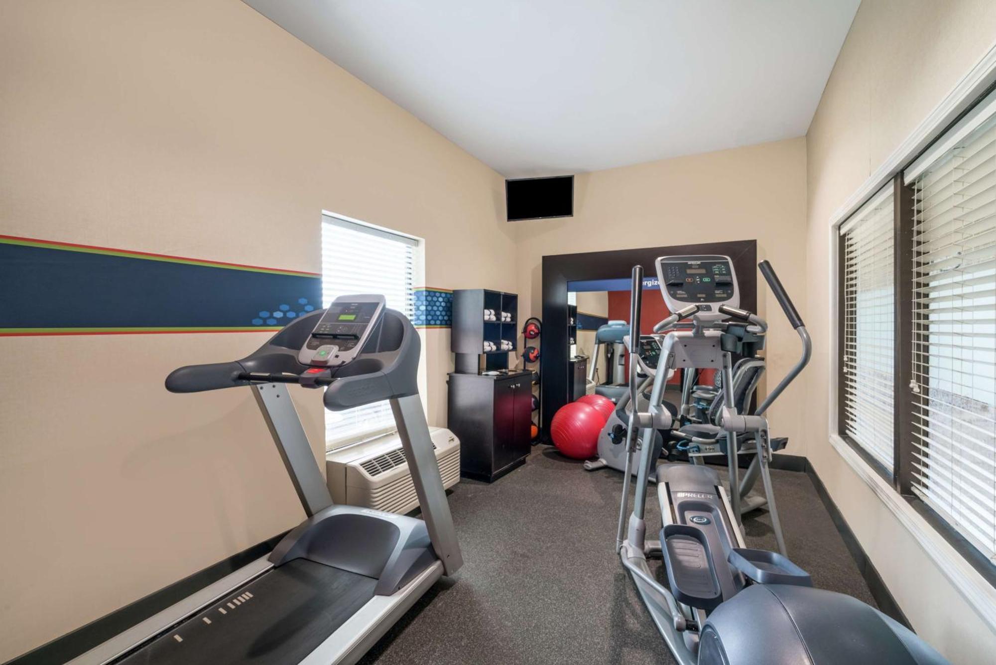 Hampton Inn Corydon Bagian luar foto